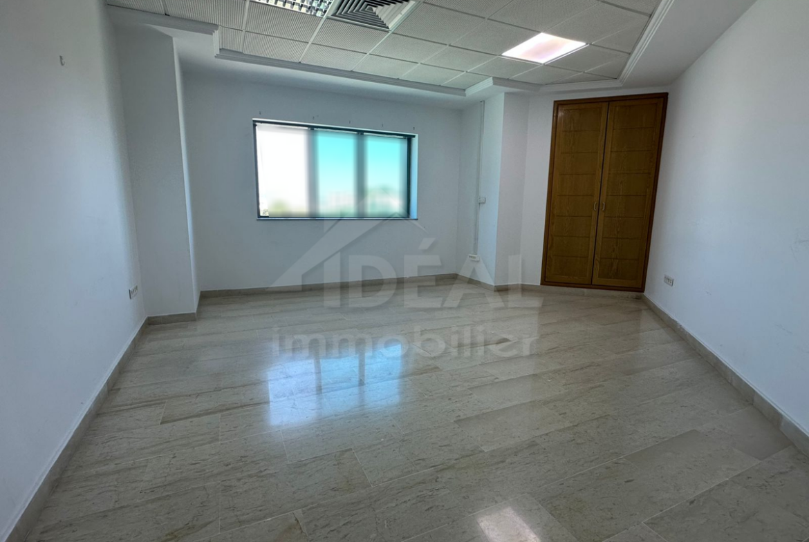 Bureau à louer Lac 1 de 240 m²