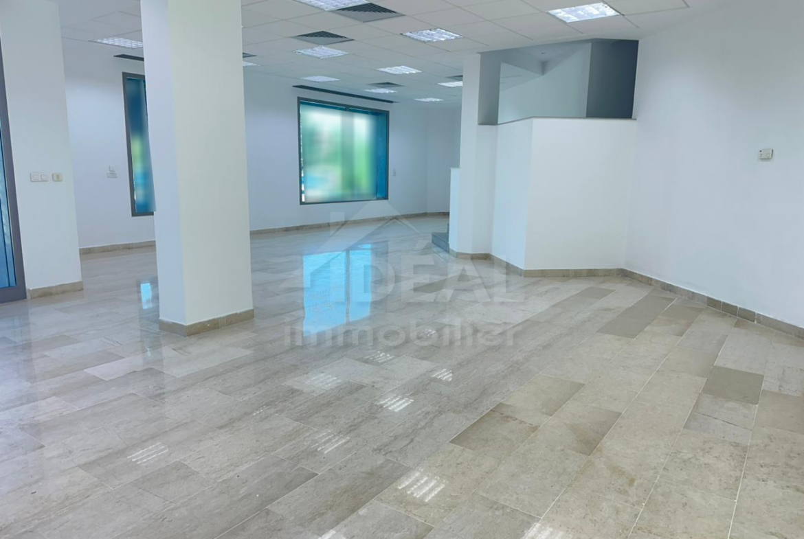 Bureau à louer Lac 1 de 180 m²