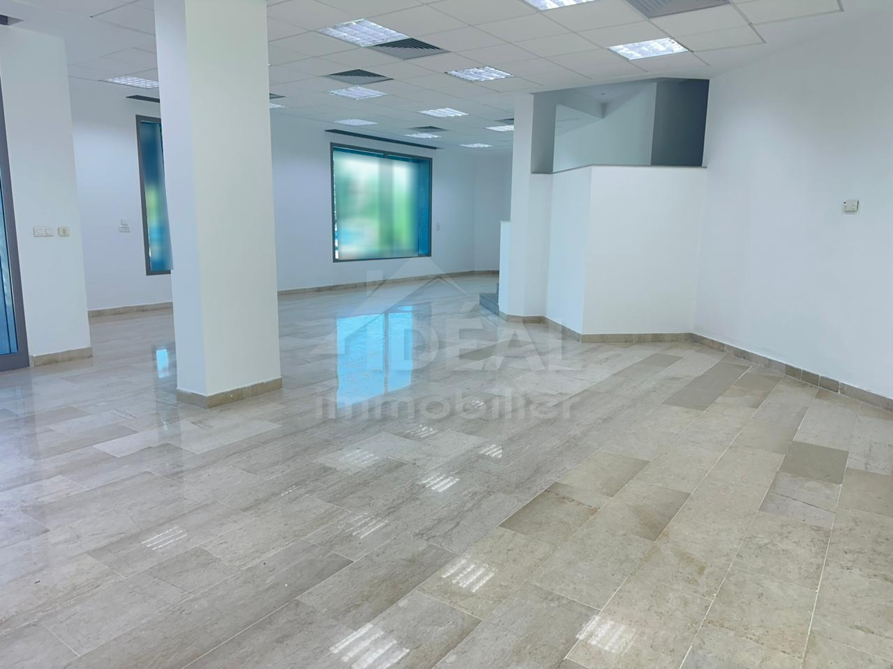 L26-009-006 Bureau à louer Lac 1 de 180 m²